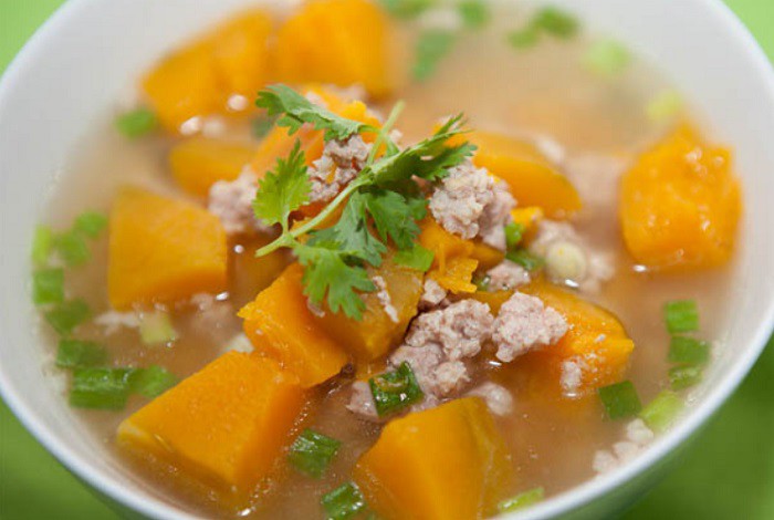 Bí đỏ nấu tôm