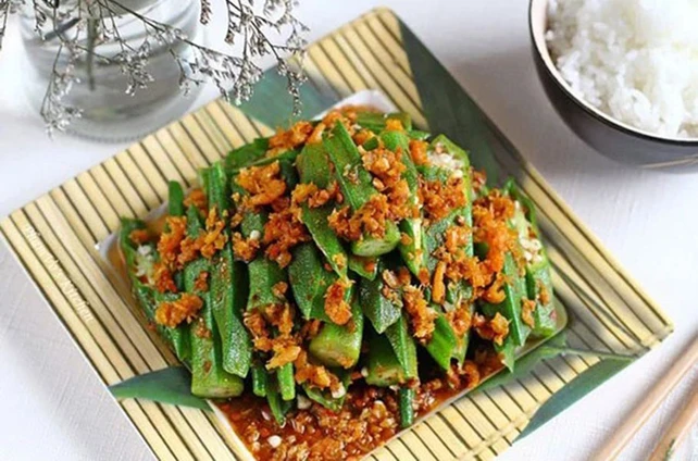 Đậu bắp rim sa tế