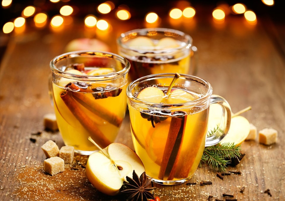 Trà táo quế nóng