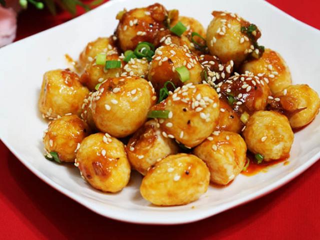 Trứng cút xào me