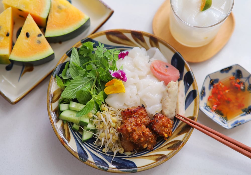 Bánh ướt thịt nướng