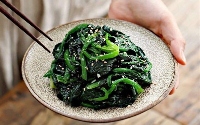 Cải bó xôi luộc băm nhuyễn