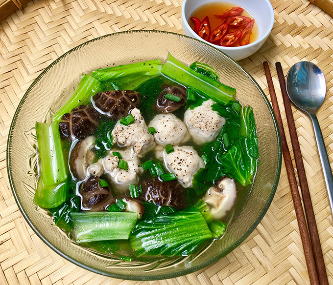 Canh cải bẹ xanh nấu nấm