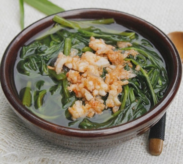 Canh rau muống nấu tôm
