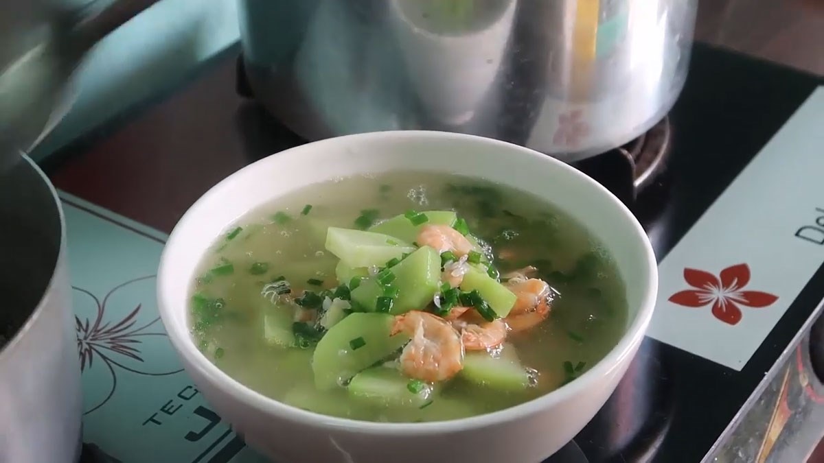 Canh su su nấu gừng