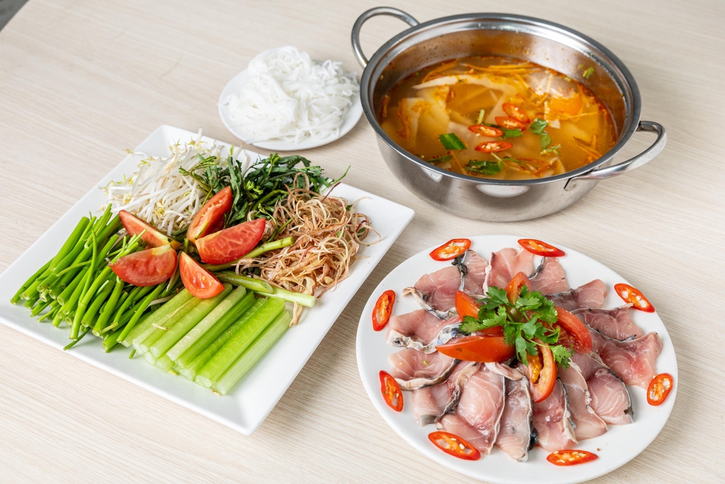 Lẩu cá chép giòn