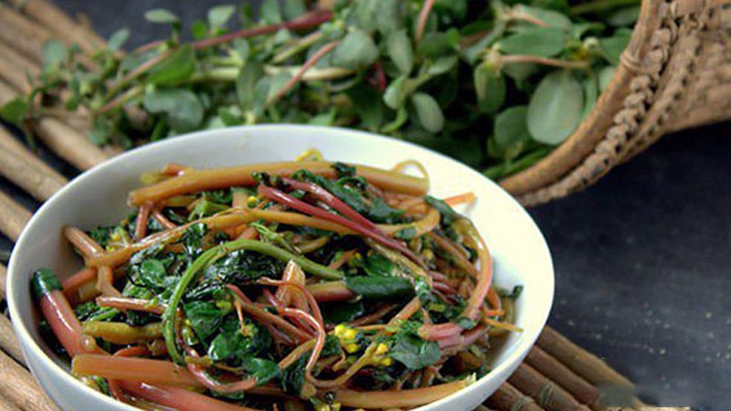 Rau sam luộc chấm mắm