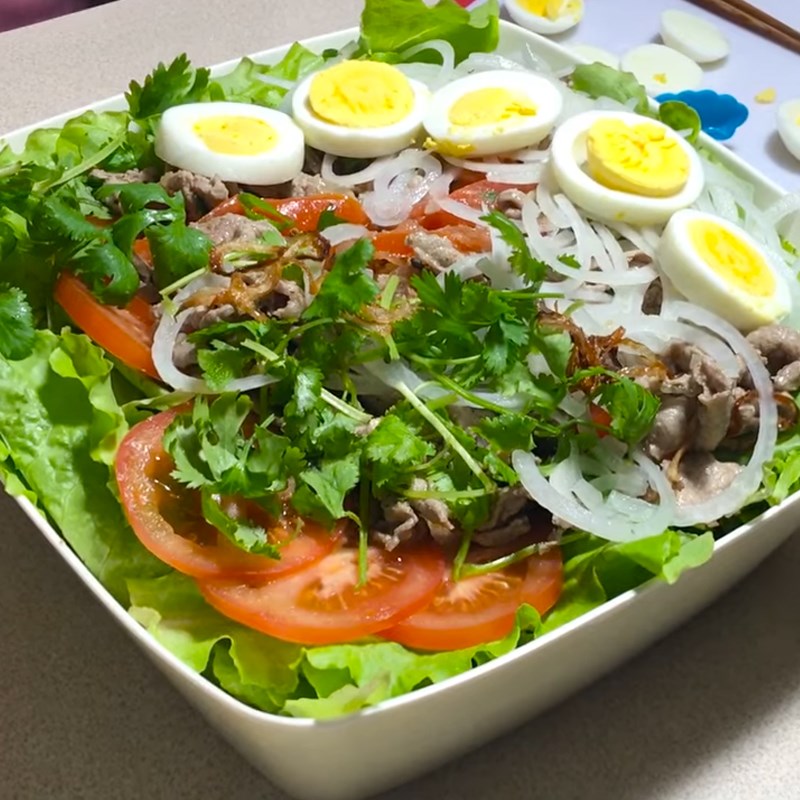 Salad xà lách trứng luộc