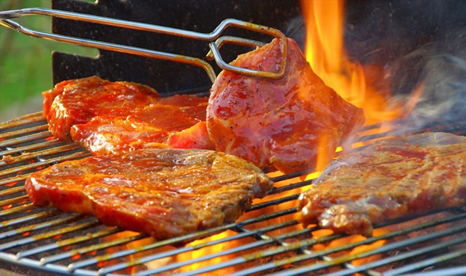 Thịt ba chỉ nướng than hoa