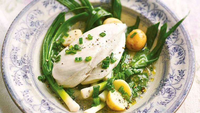 Ức gà hấp hành